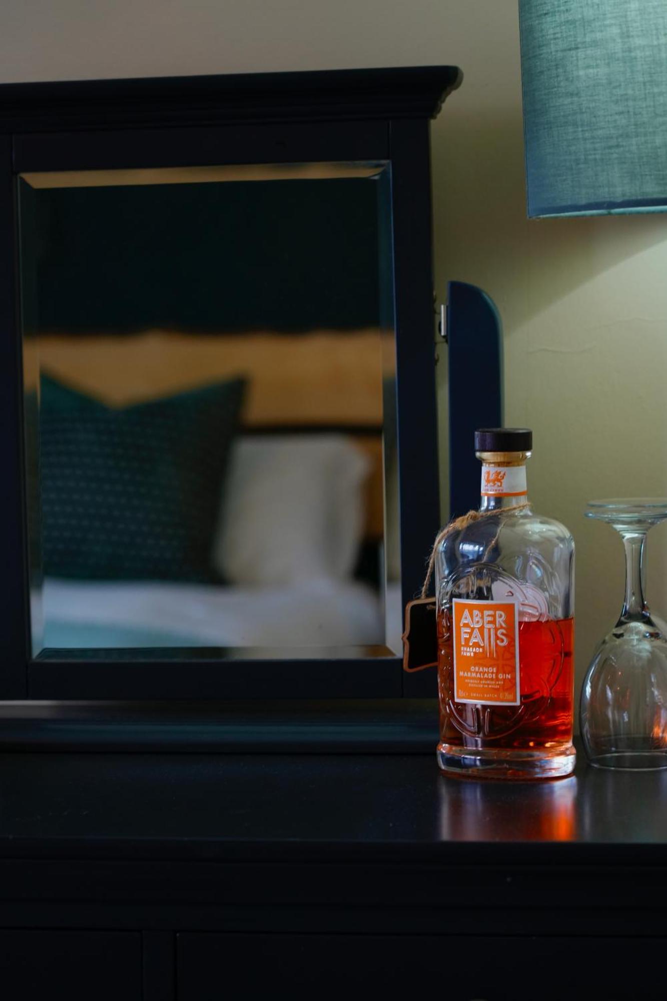 Arosfa Harbourside Guesthouse 애버라에론 외부 사진